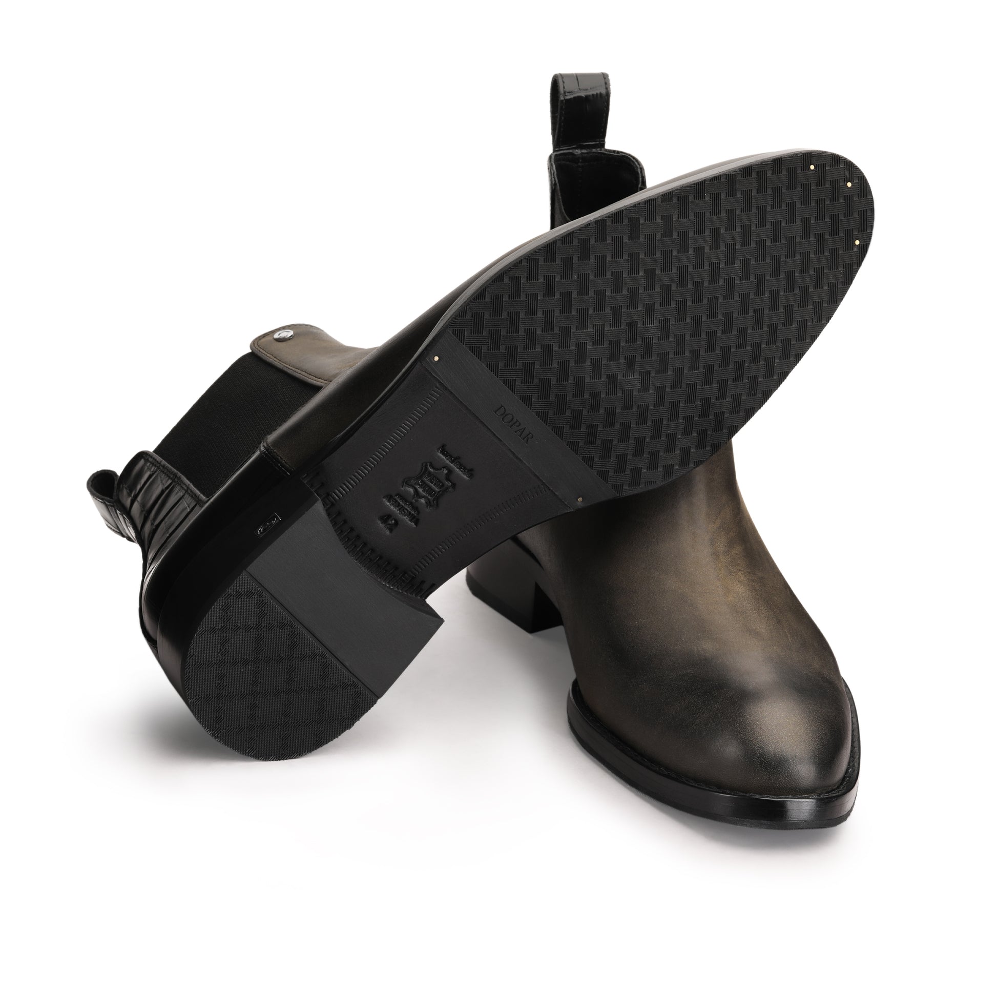 Качественные мужские ботинки челси на кожаной подошве