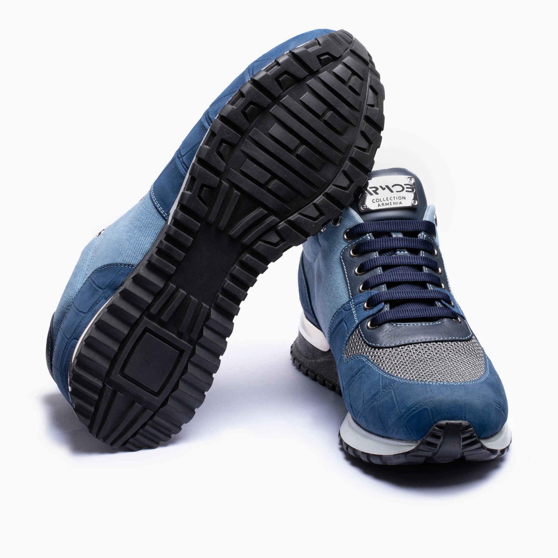 Кроссовки из кожи и денима