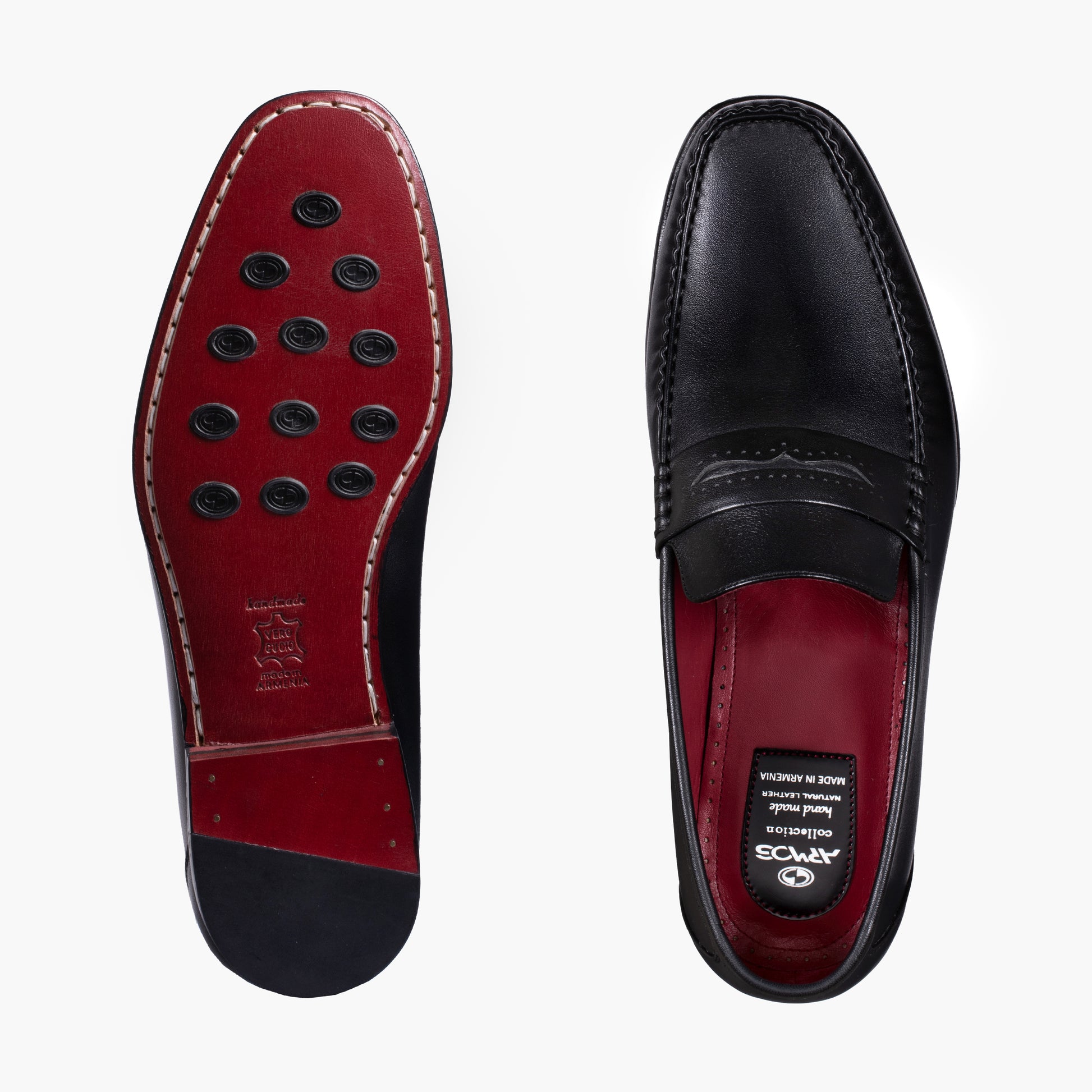 Классические черные мокасины