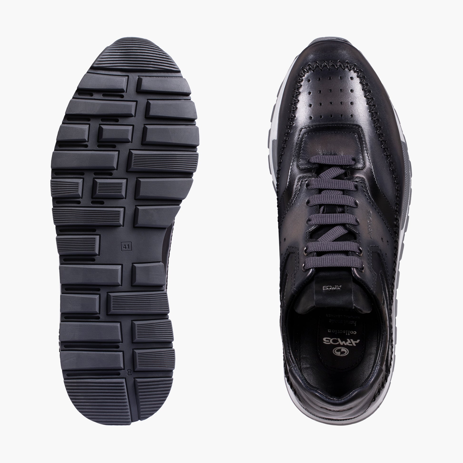 Серые кроссовки с патинажом