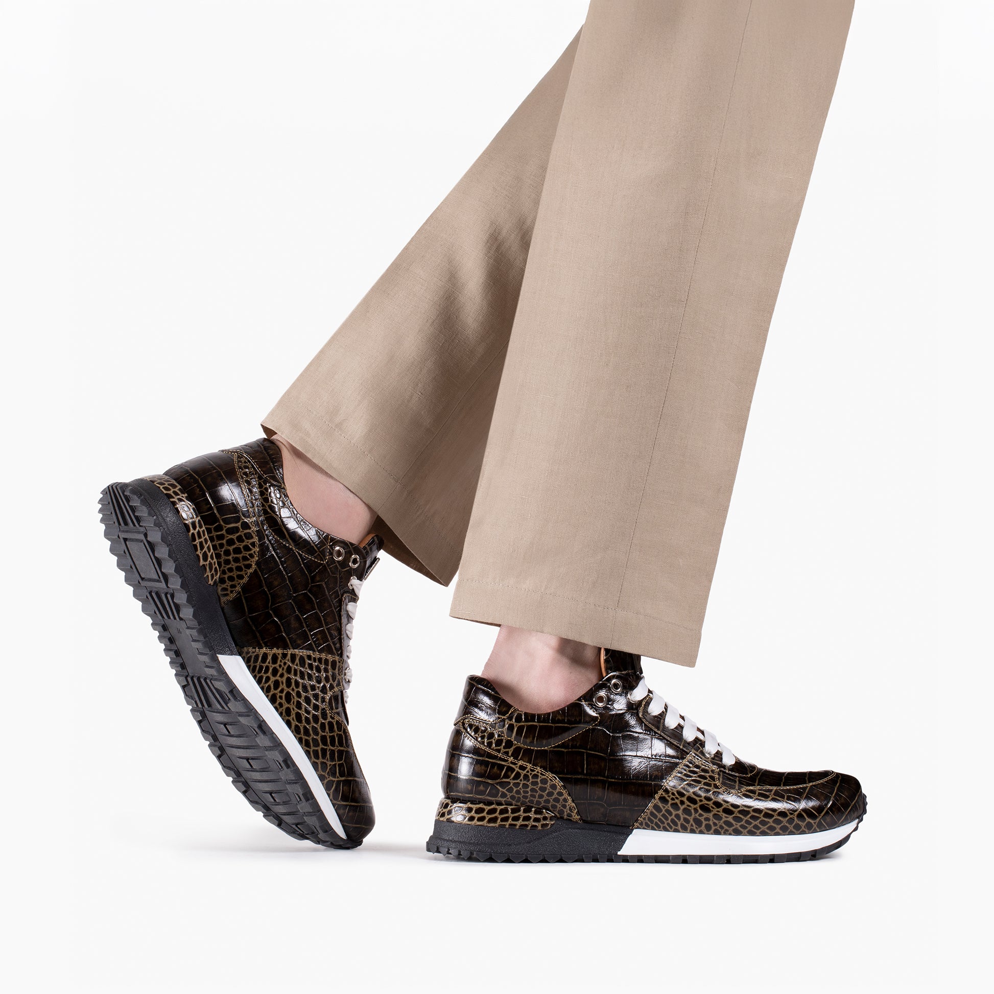 Коричневые кроссовки из тисненой кожи