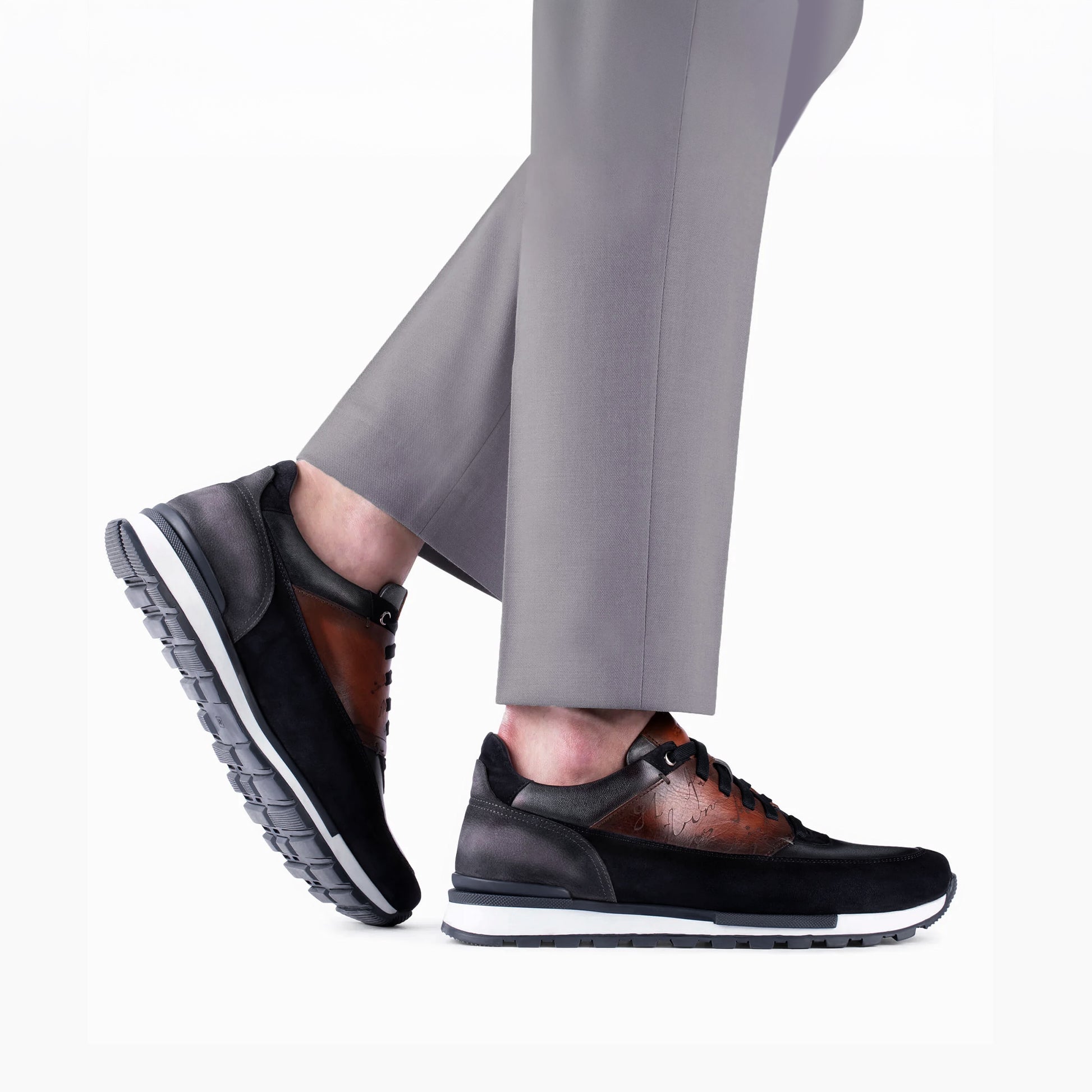 Кроссовки из кожи и замши