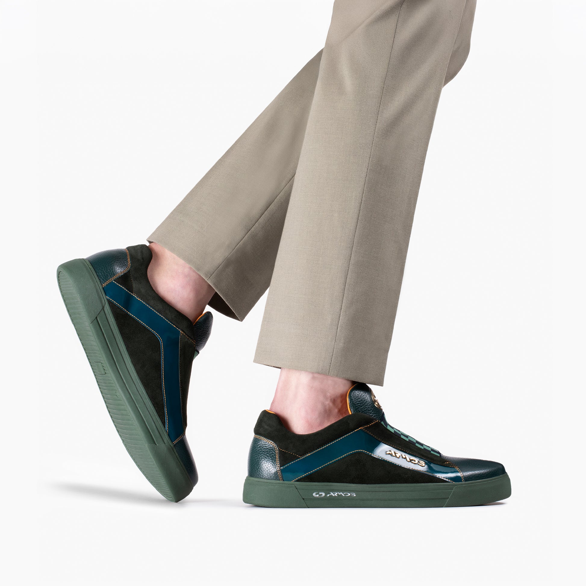 Кожаные сникеры с шахматным орнаментом