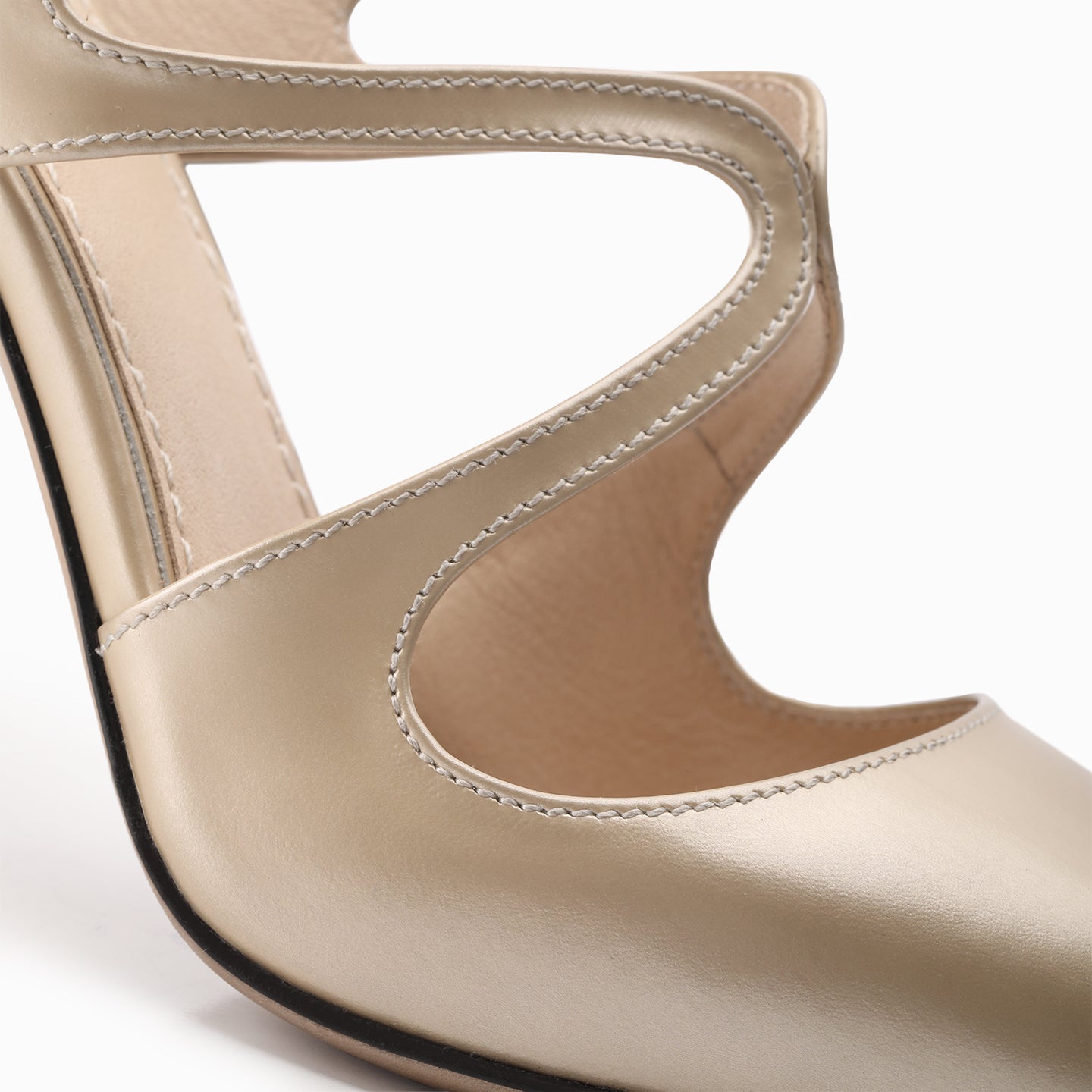 Бежевые босоножки