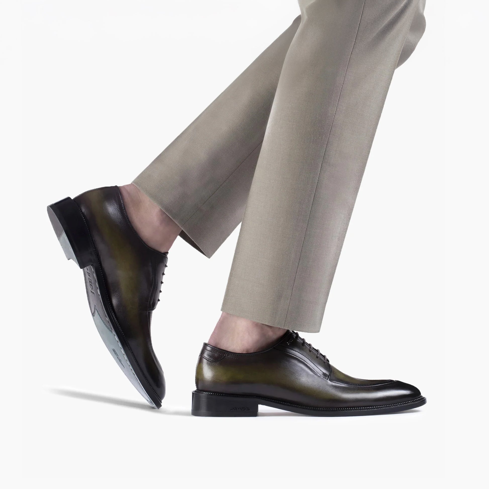 Туфли-броги с патинажем