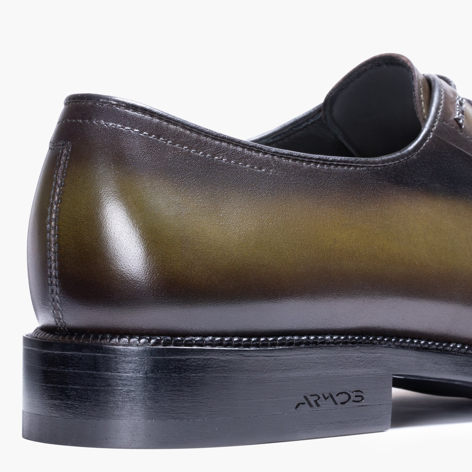 Туфли-броги с патинажем