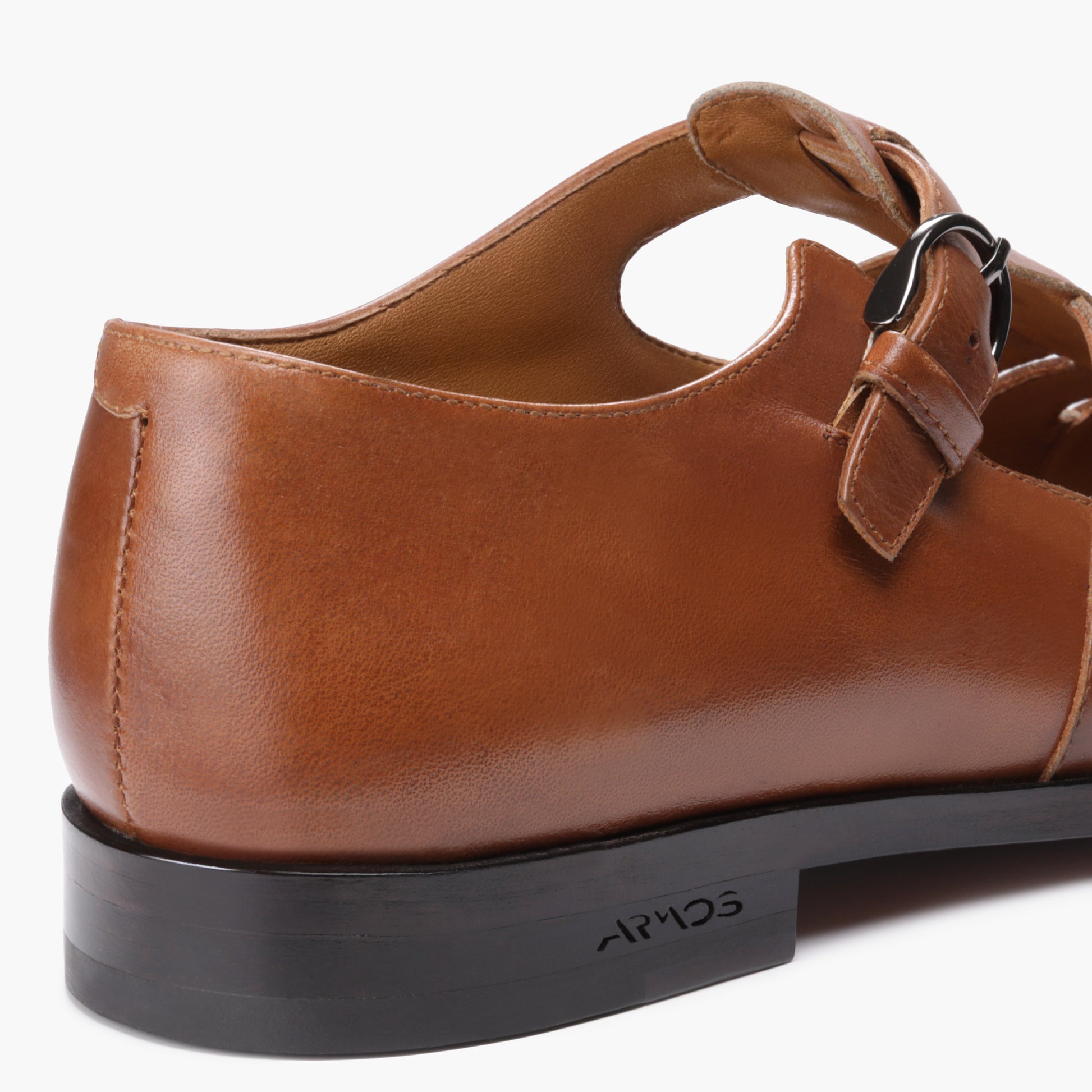 Сандалии с пряжкой и закрытым носом