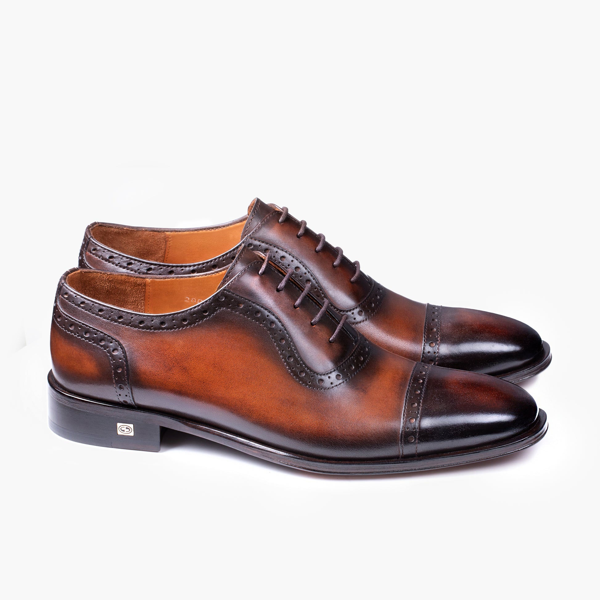 Перфорированные Оксфорды с ручным патинажом