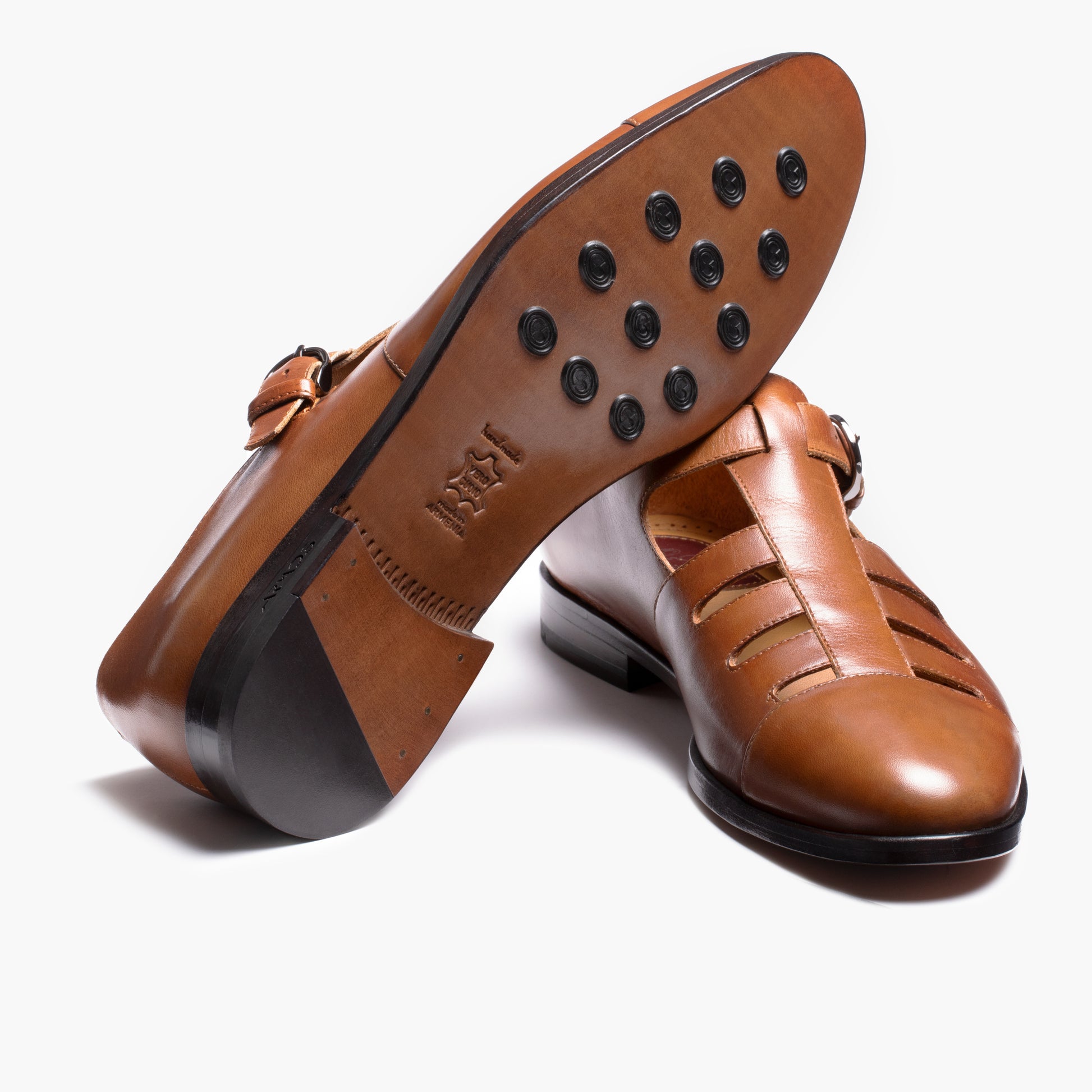 Сандалии с пряжкой и закрытым носом