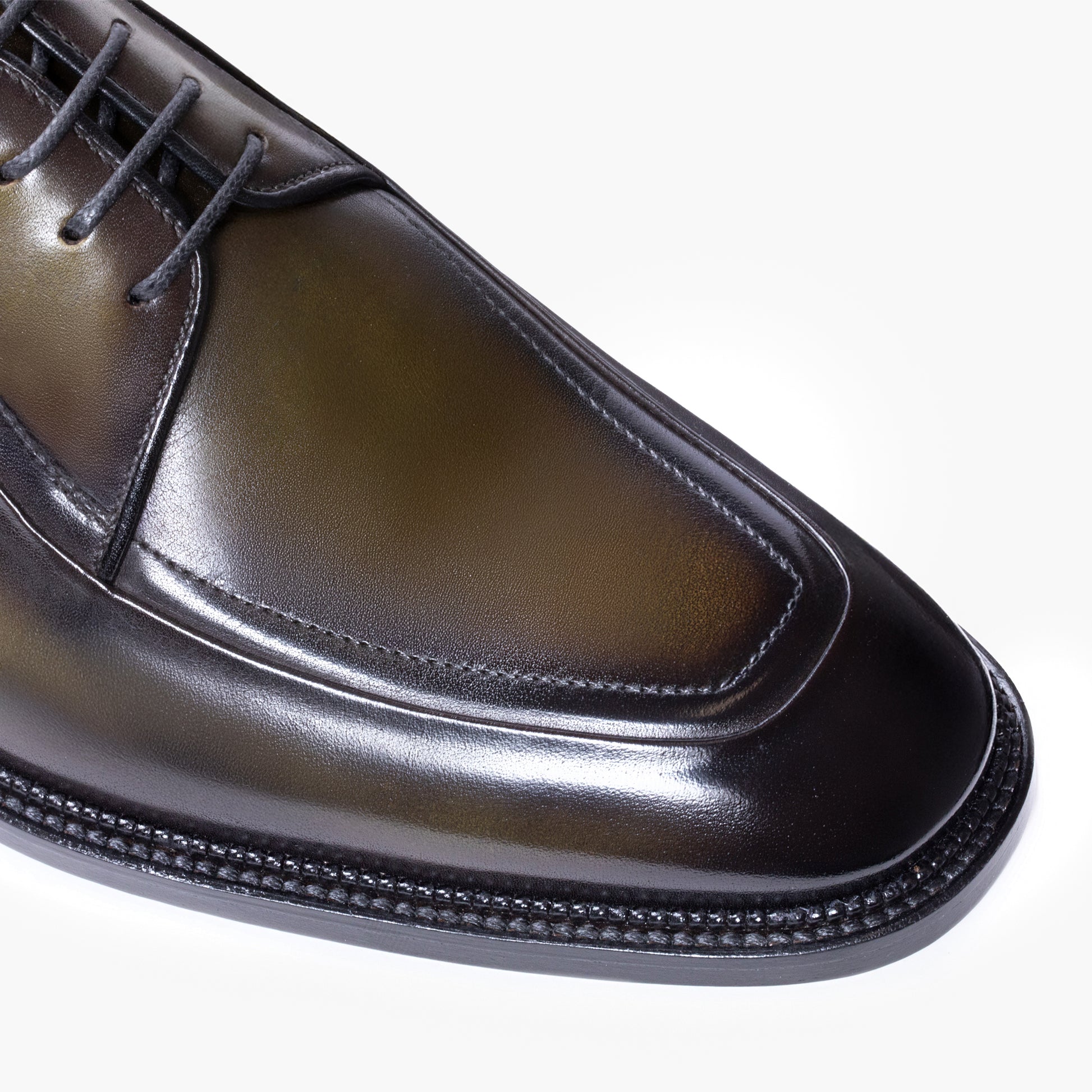 Туфли-броги с патинажем