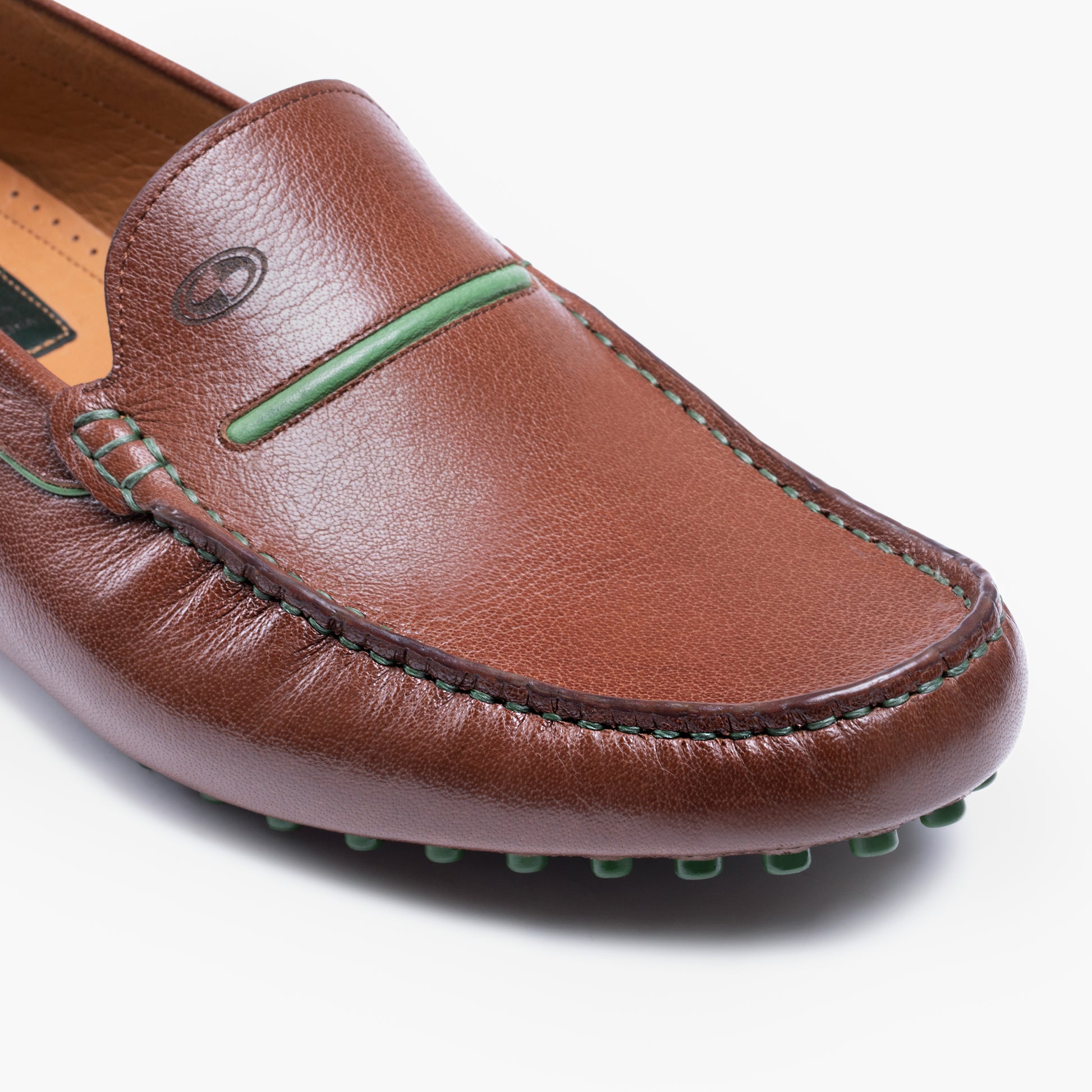 Коричневые эластичные мокасины