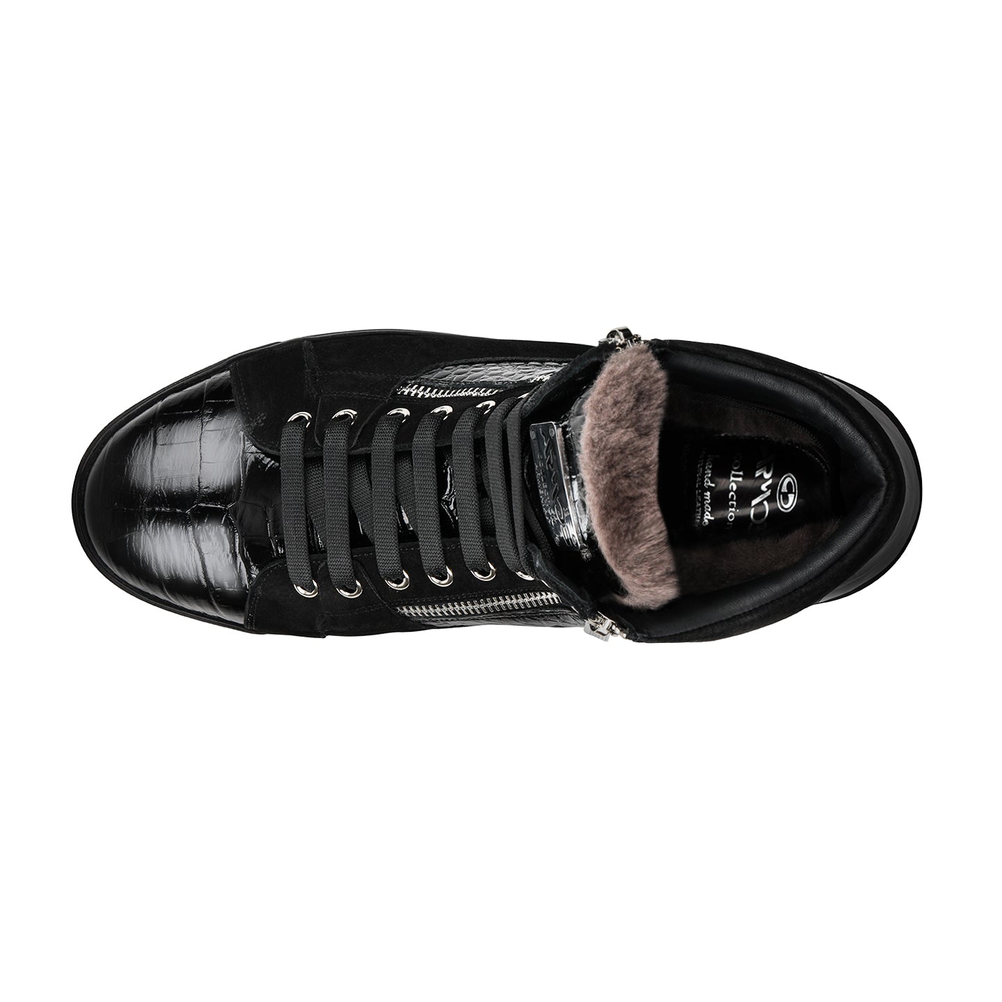 черные ботинки