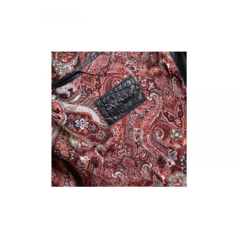 Черный пиджак из экзотической кожи