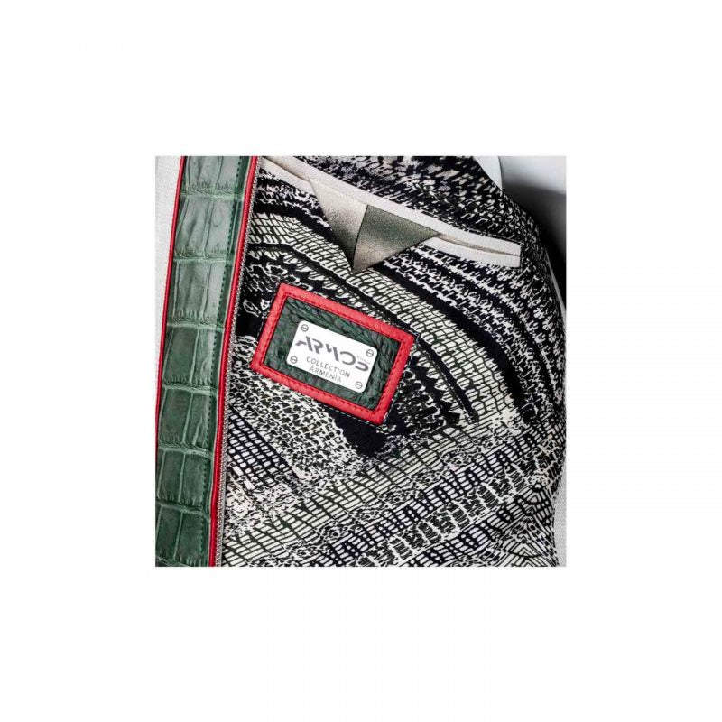 Куртка из кожи крокодила и мешковины