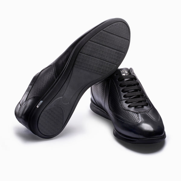 Перфорированые кроссовки