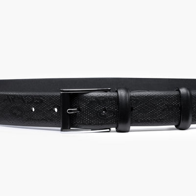 Черный ремень с перфорациями