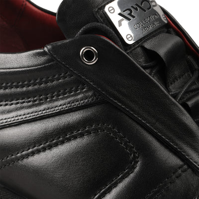 Черные кожаные кроссовки