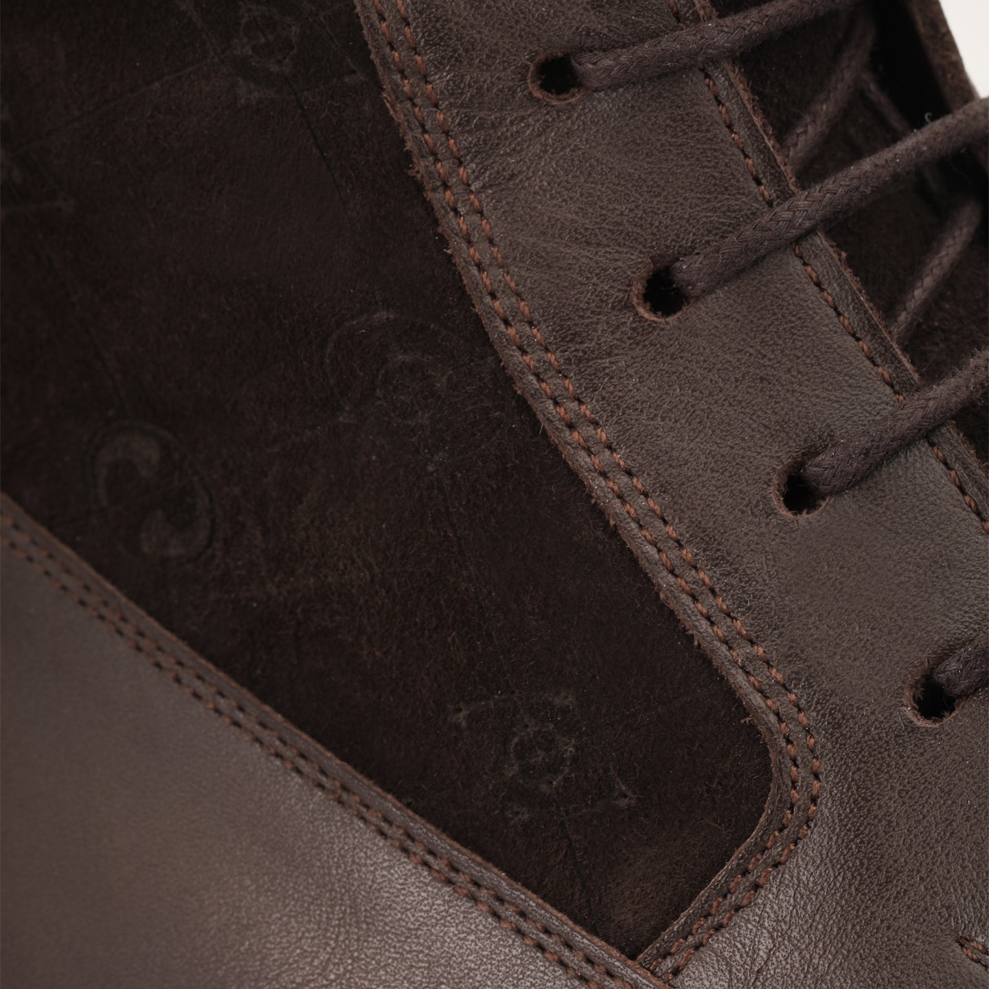 Коричневые зимние ботинки