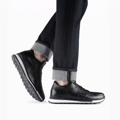 Кроссовки с росписью