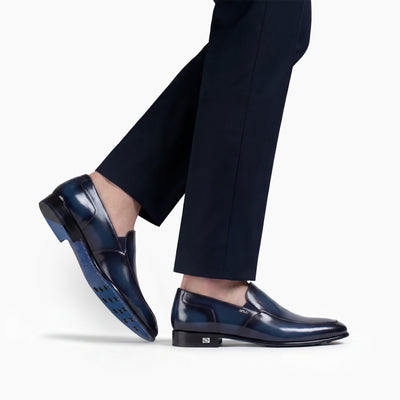 Классические лоферы с синим патинажем