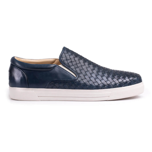 Woven slip-on shoes